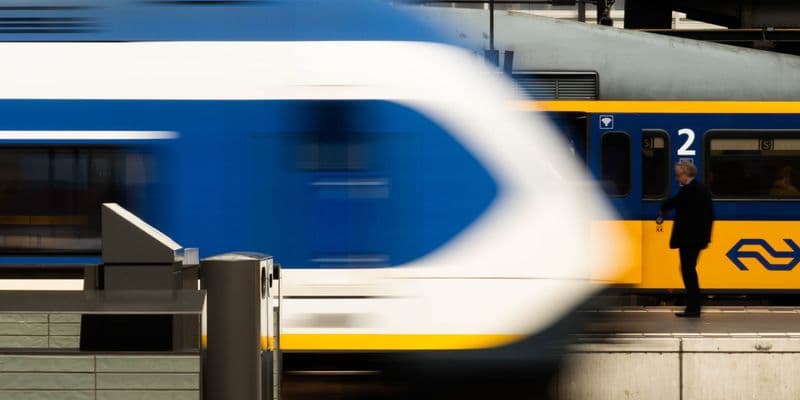 Tren colisiona con un automóvil en Gilze-Rijen