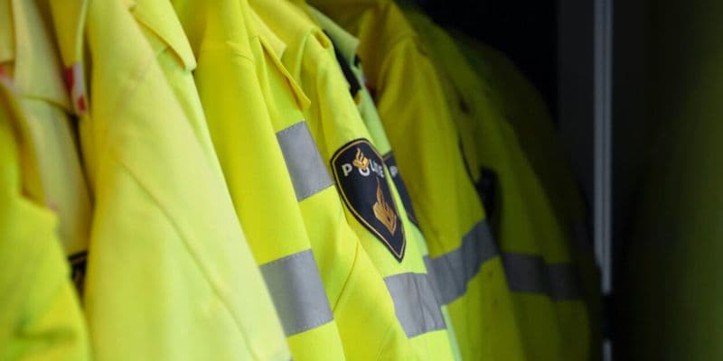 Voluntario de policía arrestado por contacto sexual con menores