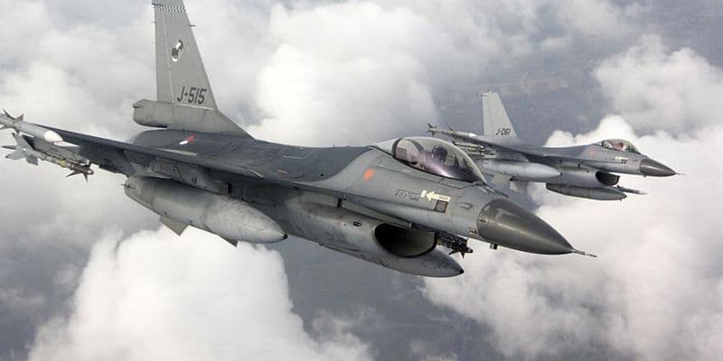 Países Bajos confirma el suministro de 18 aviones de combate F-16 a Ucrania