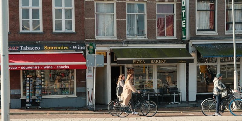 Ámsterdam en el ojo del huracán: Tiendas turísticas implicadas en blanqueo y tráfico de drogas